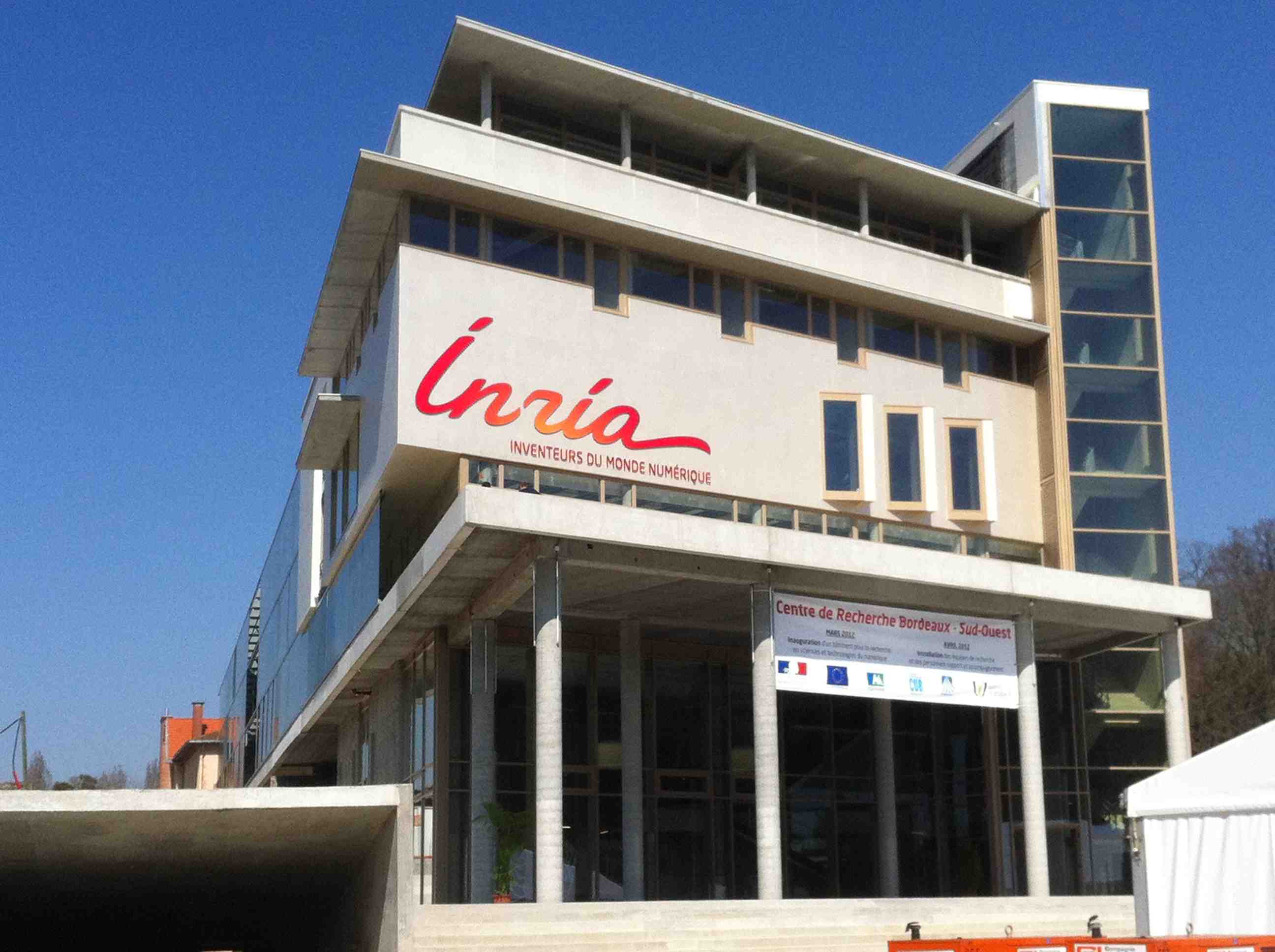 Institut National de Recherche en Informatique et Automatique Cpamo